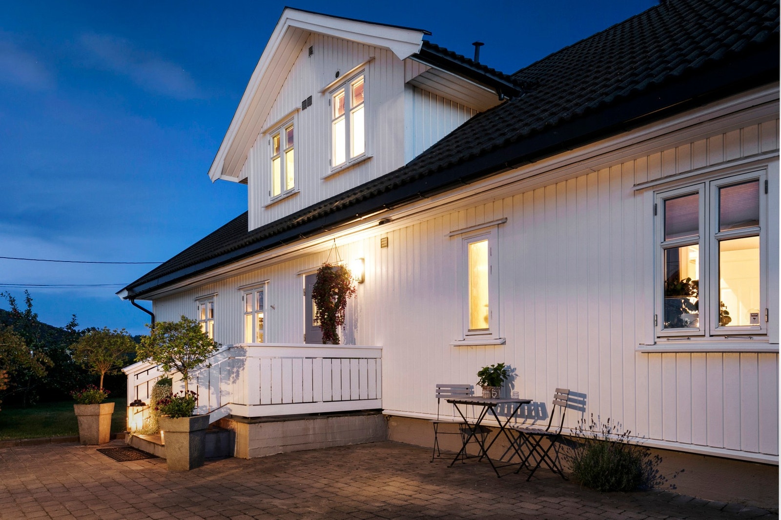 Inngangsparti. Galleribilde