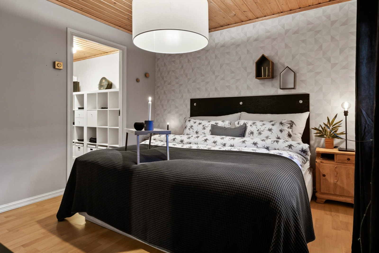 Soverom i 1.etg med walk-in closet. Galleribilde
