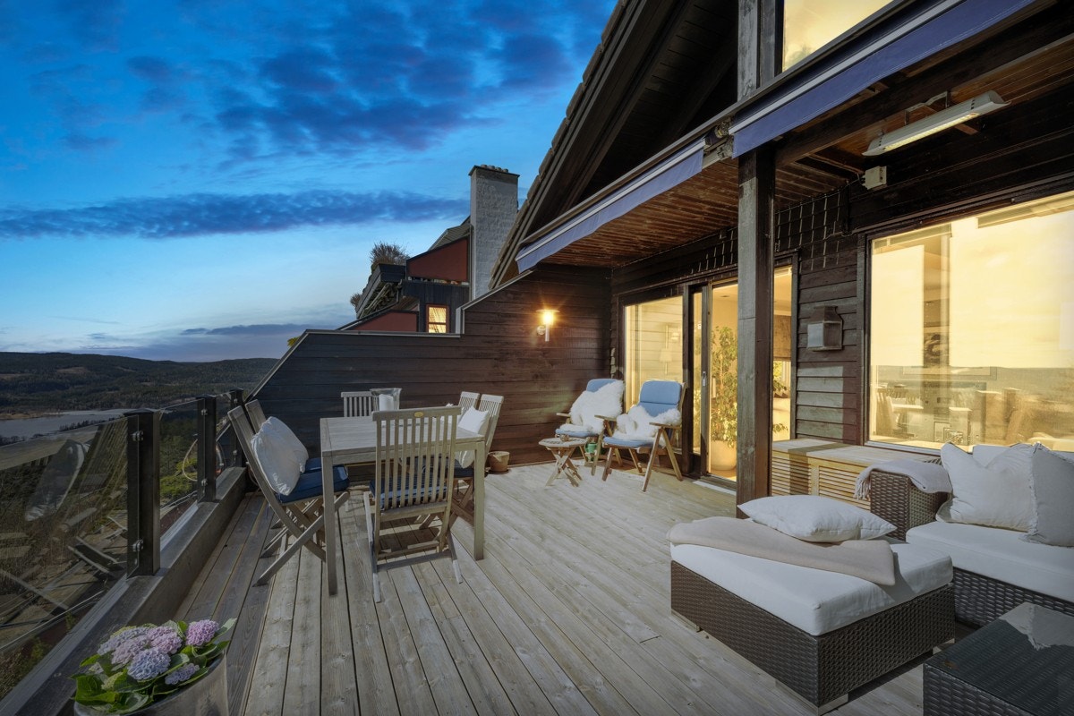 Kveldsstemning på terrassen Galleribilde