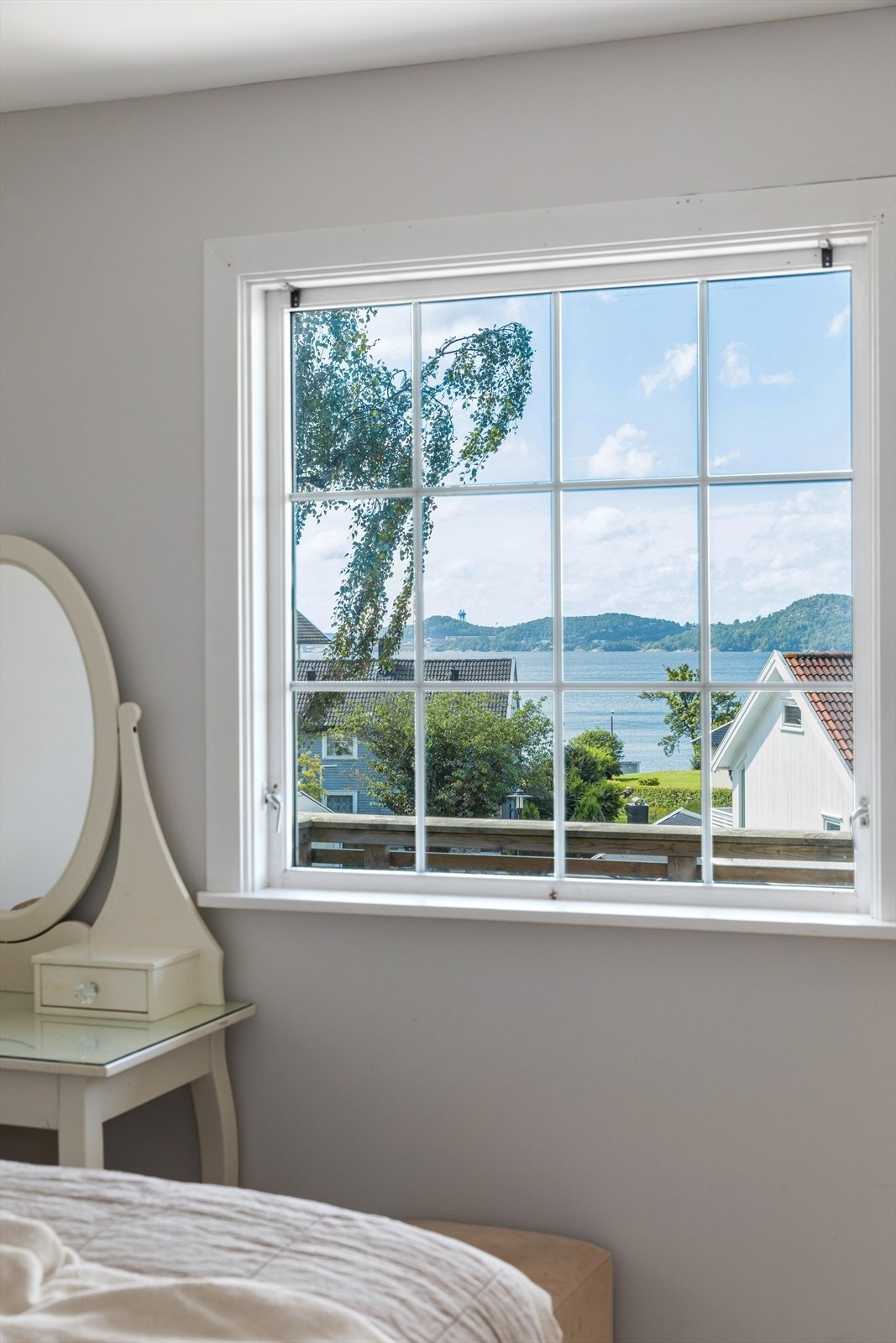 Utsikten fra hovedsoverommet. Galleribilde