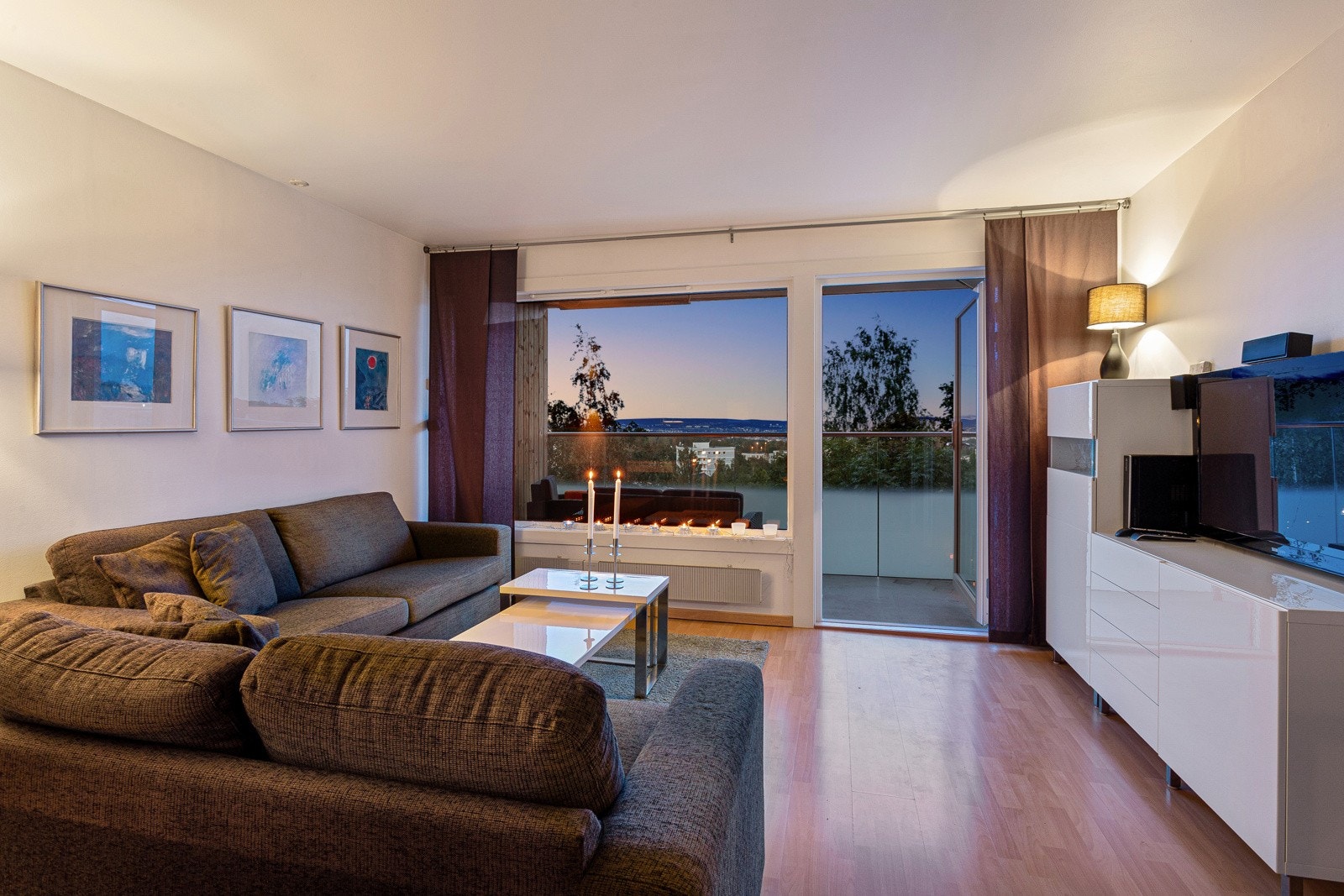 Velkommen til Hovseterveien 84 D, presentert av EIE Røa v/ Jordbakke & Munkvold Galleribilde