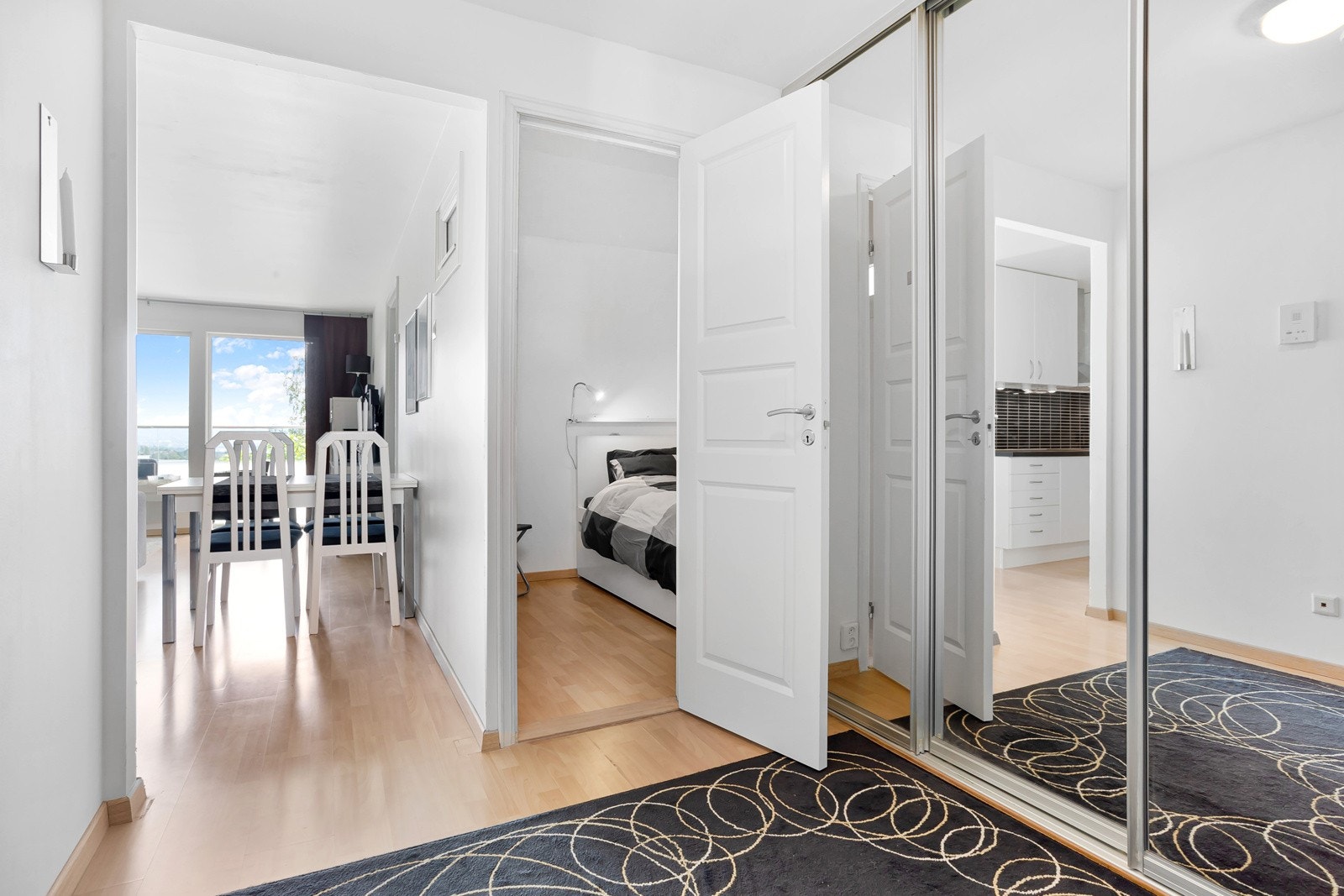 Plass til skoskap, knagger eller andre oppbevaringsløsninger Galleribilde