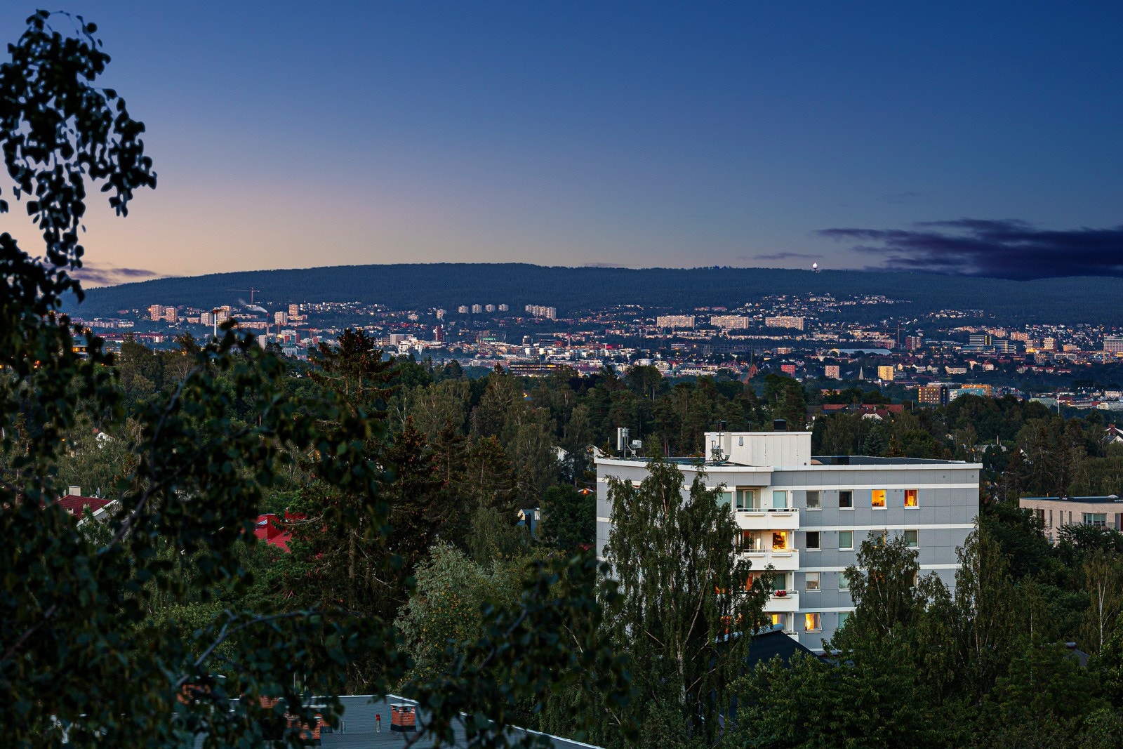 Balkongen har utebelysning og stikkontakt Galleribilde