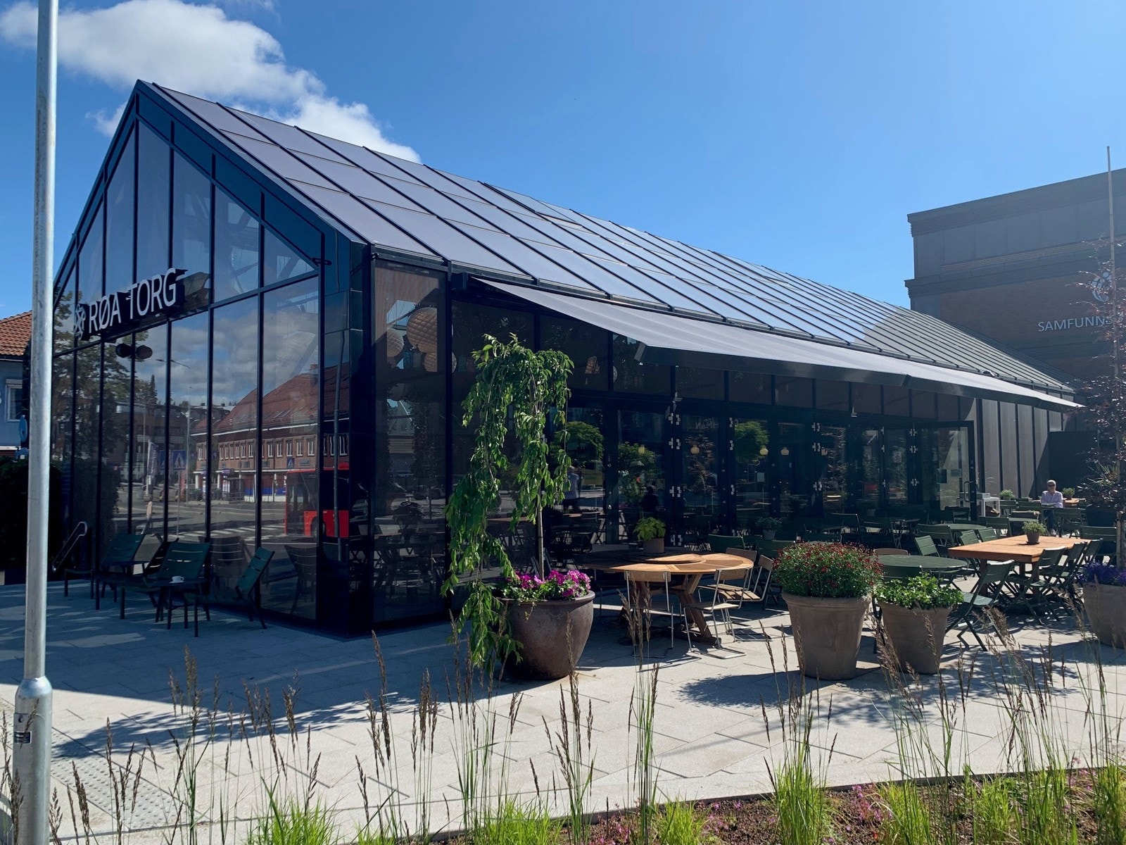 Populære Åpent Bakeri på Røa Torg. Galleribilde