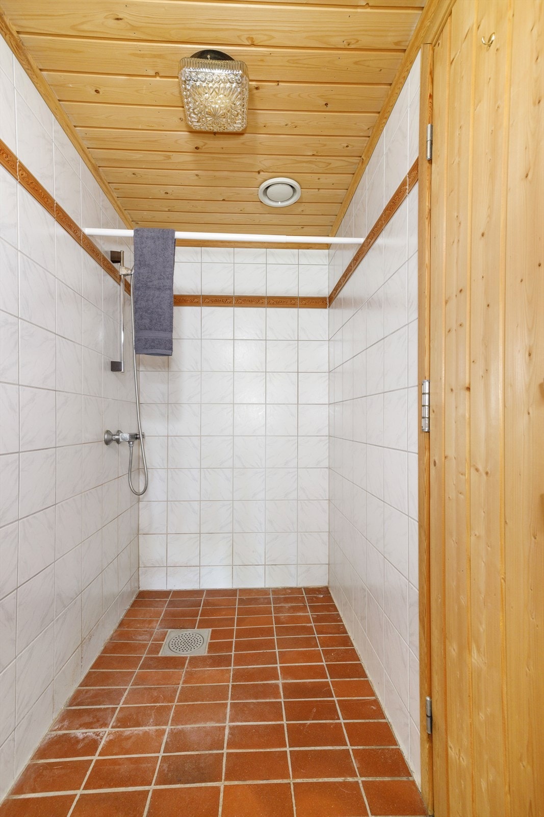 Et "badehus" har selvfølgelig dusj. Galleribilde