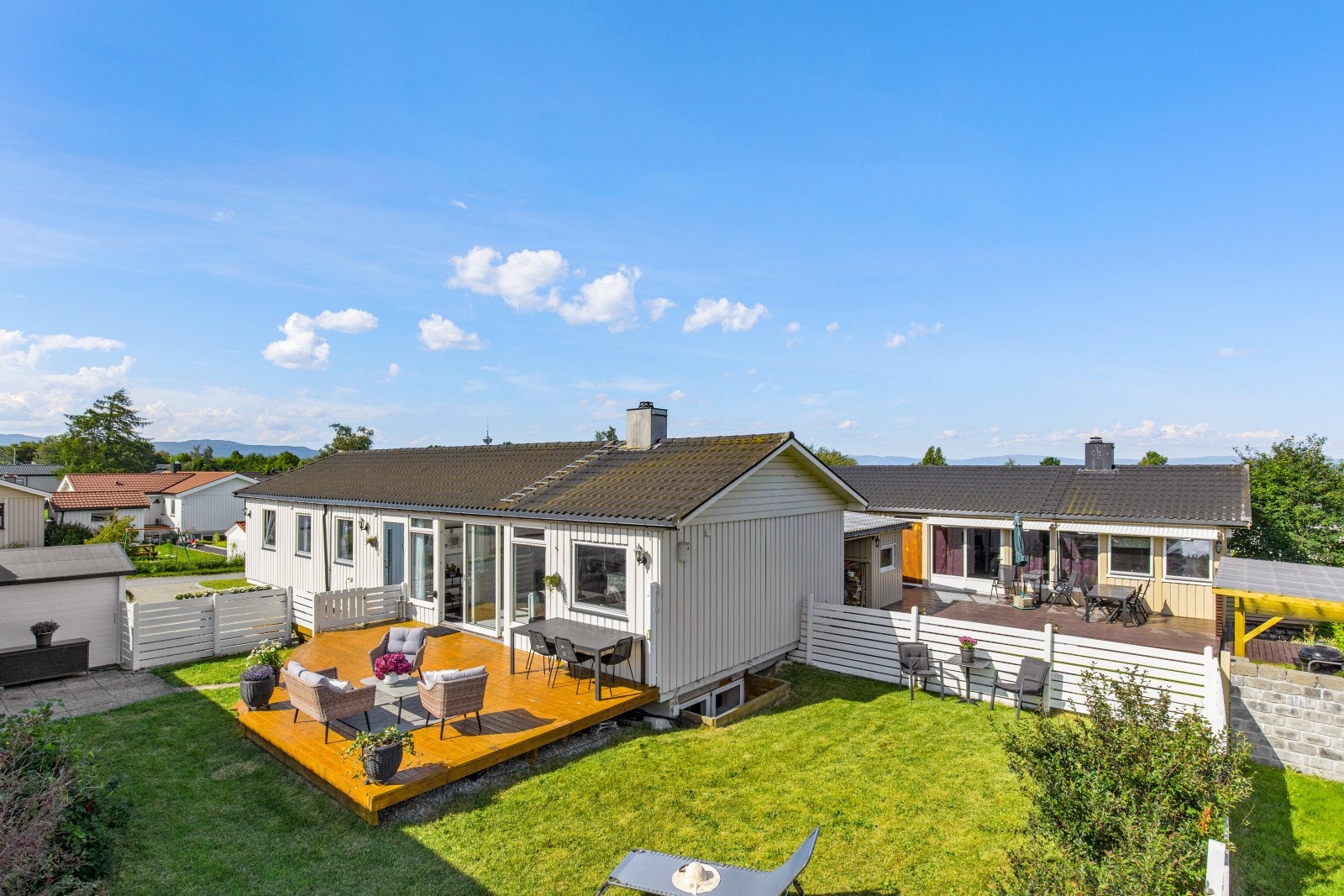 Velkommen til Angelltrøvegen 114, presentert av EiendomsMegler 1 v/ Jonas Laug Årnes. Galleribilde