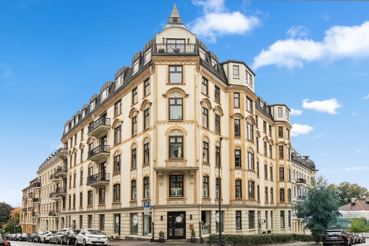 Flott klassisk boliggård på beste Frogner Galleribilde