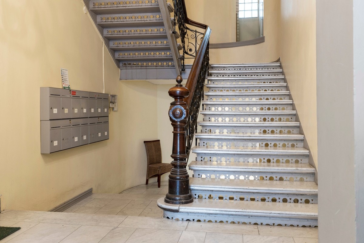 Klassisk bygård med heis og flotte fellesarealer Galleribilde