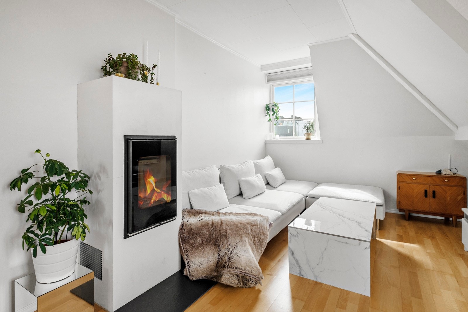 Vedovn som varmer godt på kalde vinterdager. Galleribilde