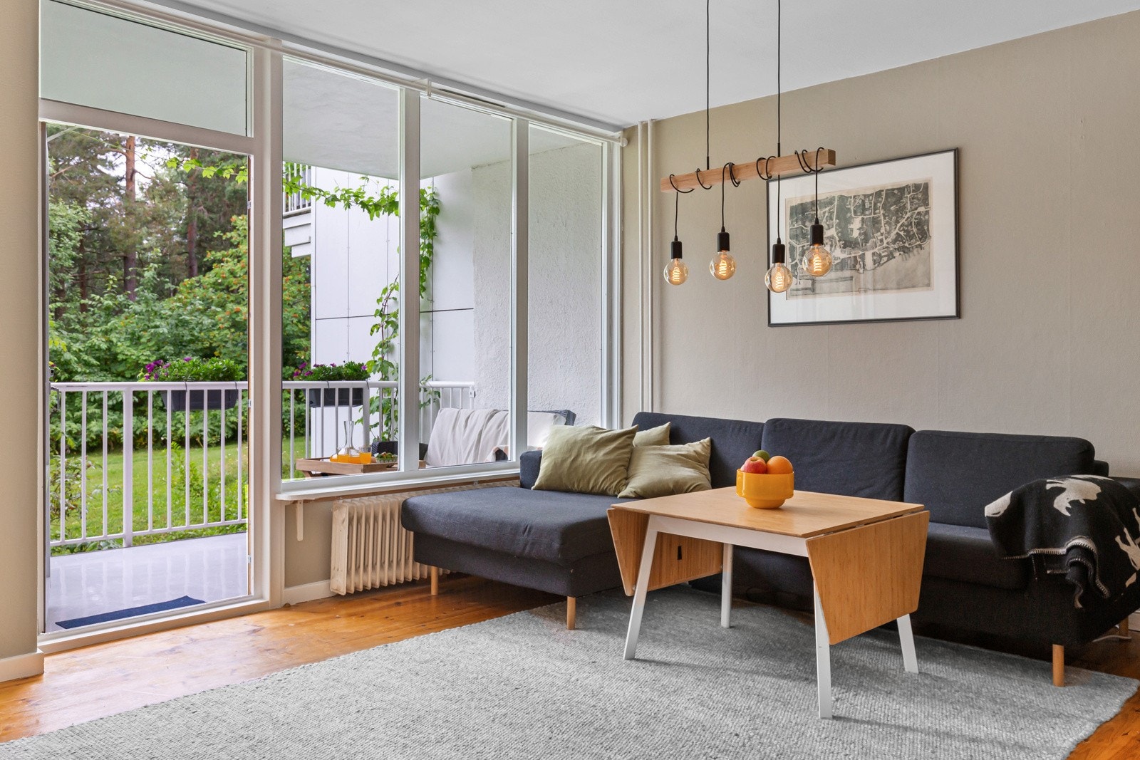 Pen 3-roms leilighet med solrik, vestvendt balkong på ca. 7 kvm. Galleribilde