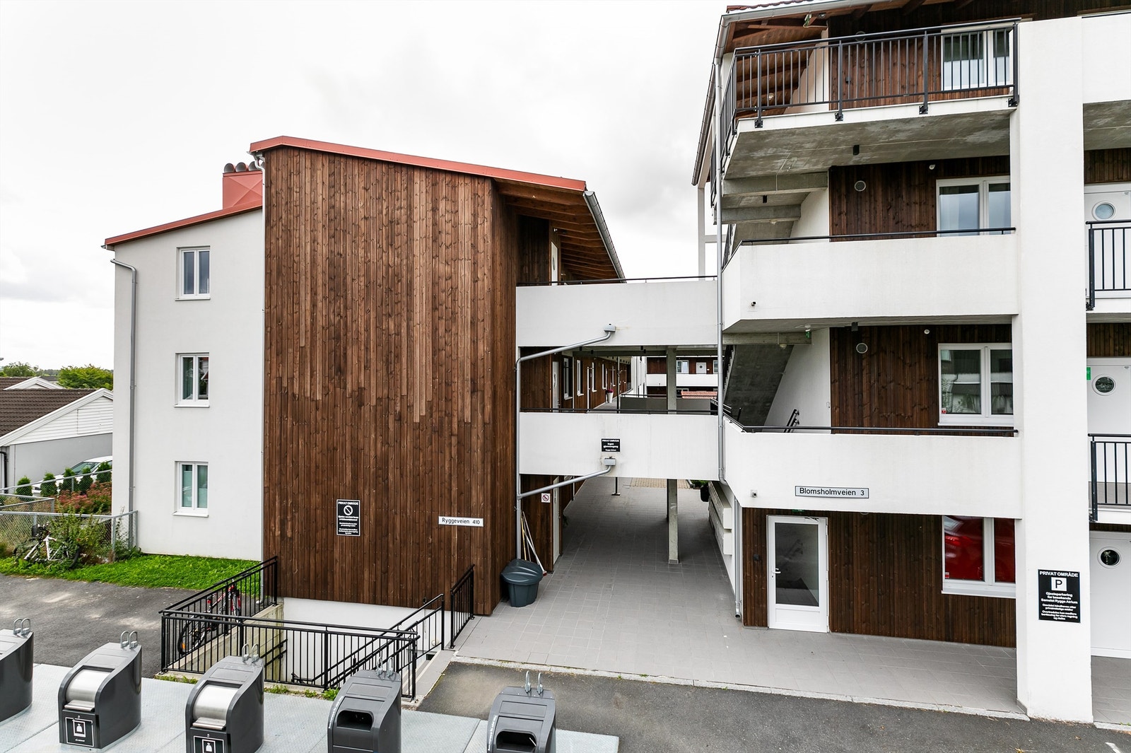 Det er mulighet for adkomst både ved hjelp av heis og på trapper. Galleribilde