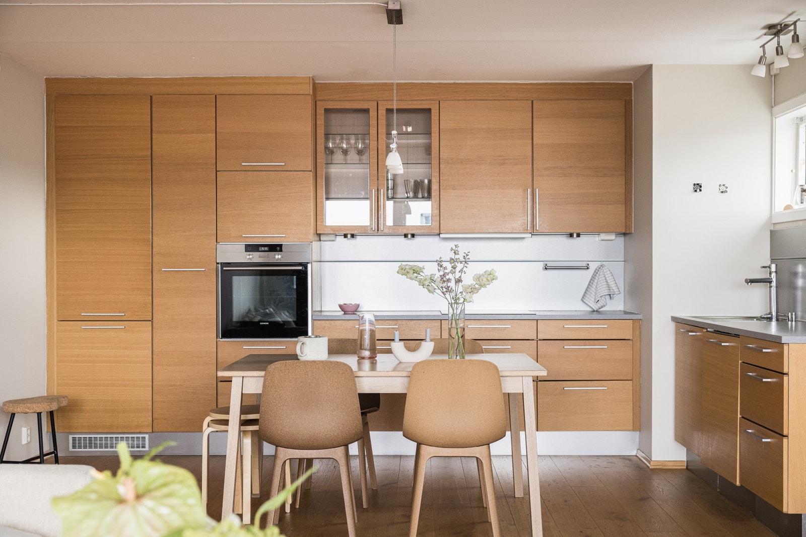 Moderne kjøkkeninnredning fra 2012. Galleribilde