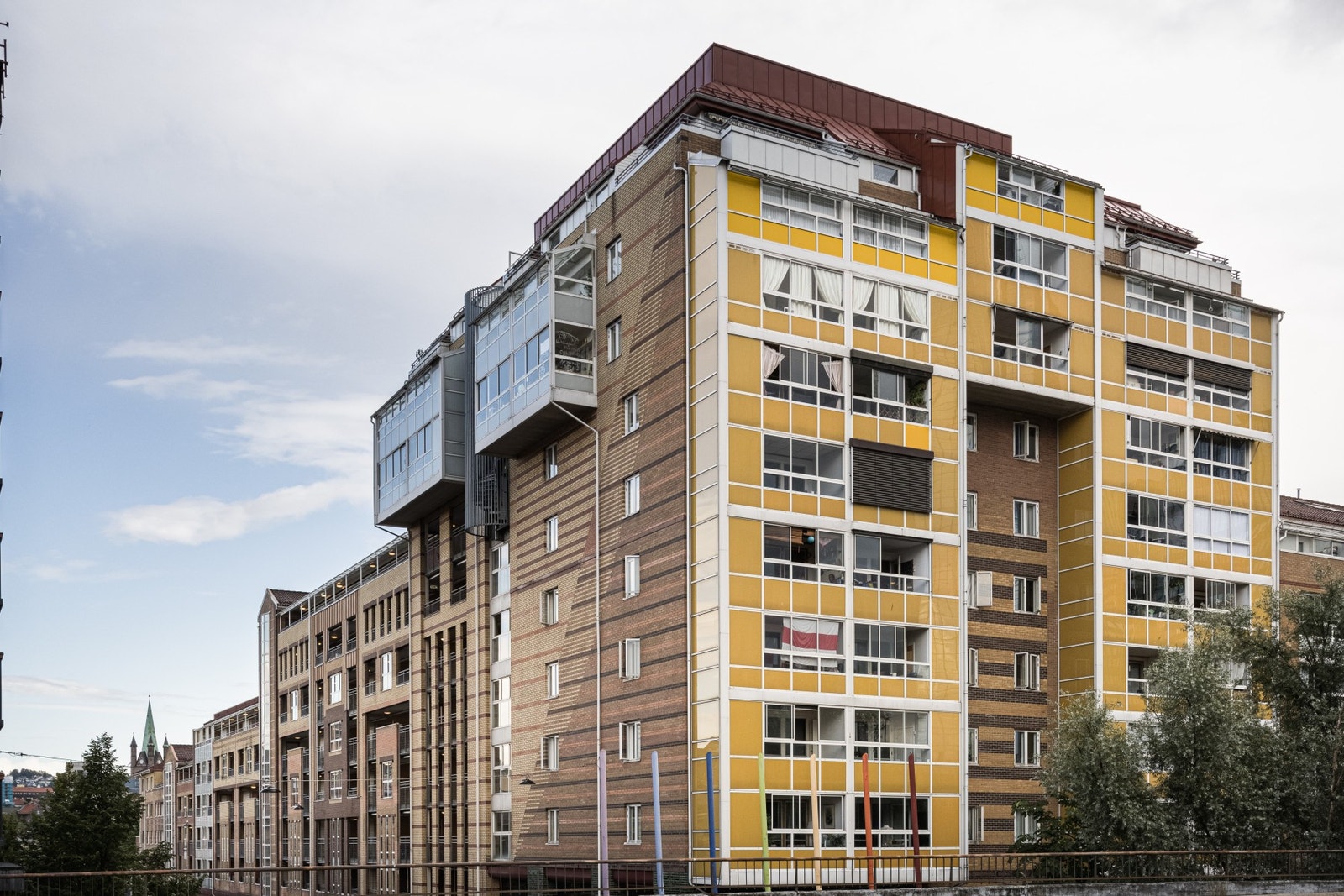 Kort vei til alt av servicetilbud og kollektivtransport. Galleribilde