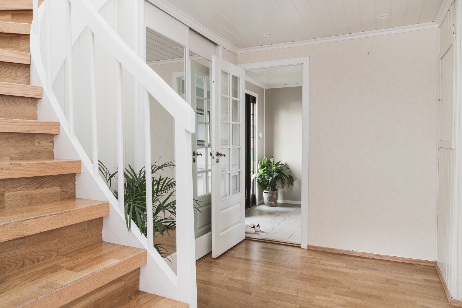 Vi beveger oss opp trappeoppgangen til boligens fellesareal og samlingspunkt. Galleribilde