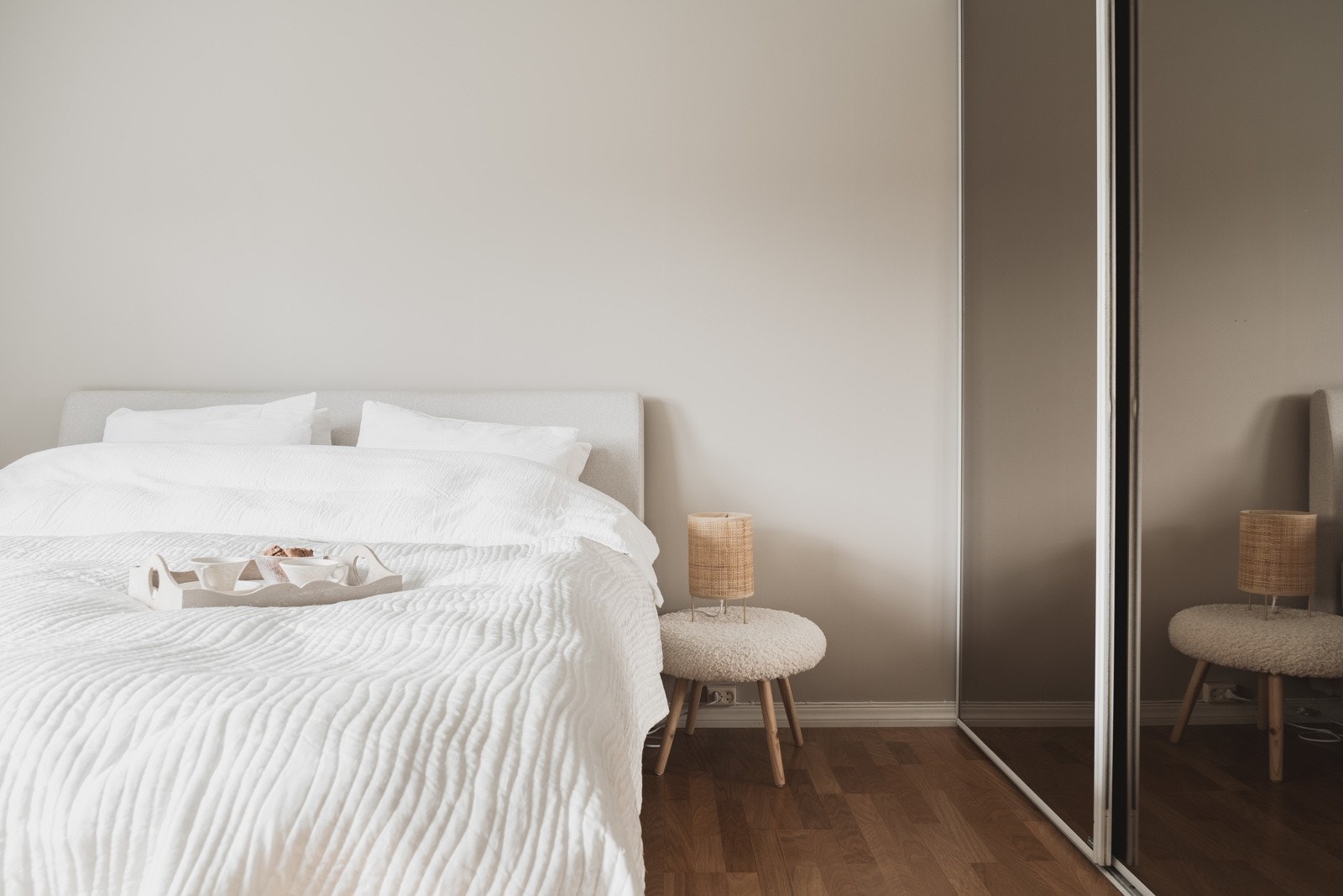 Det er tilstrekkelig med plass til dobbeltseng og garderobeskap i alle soverommene. Galleribilde