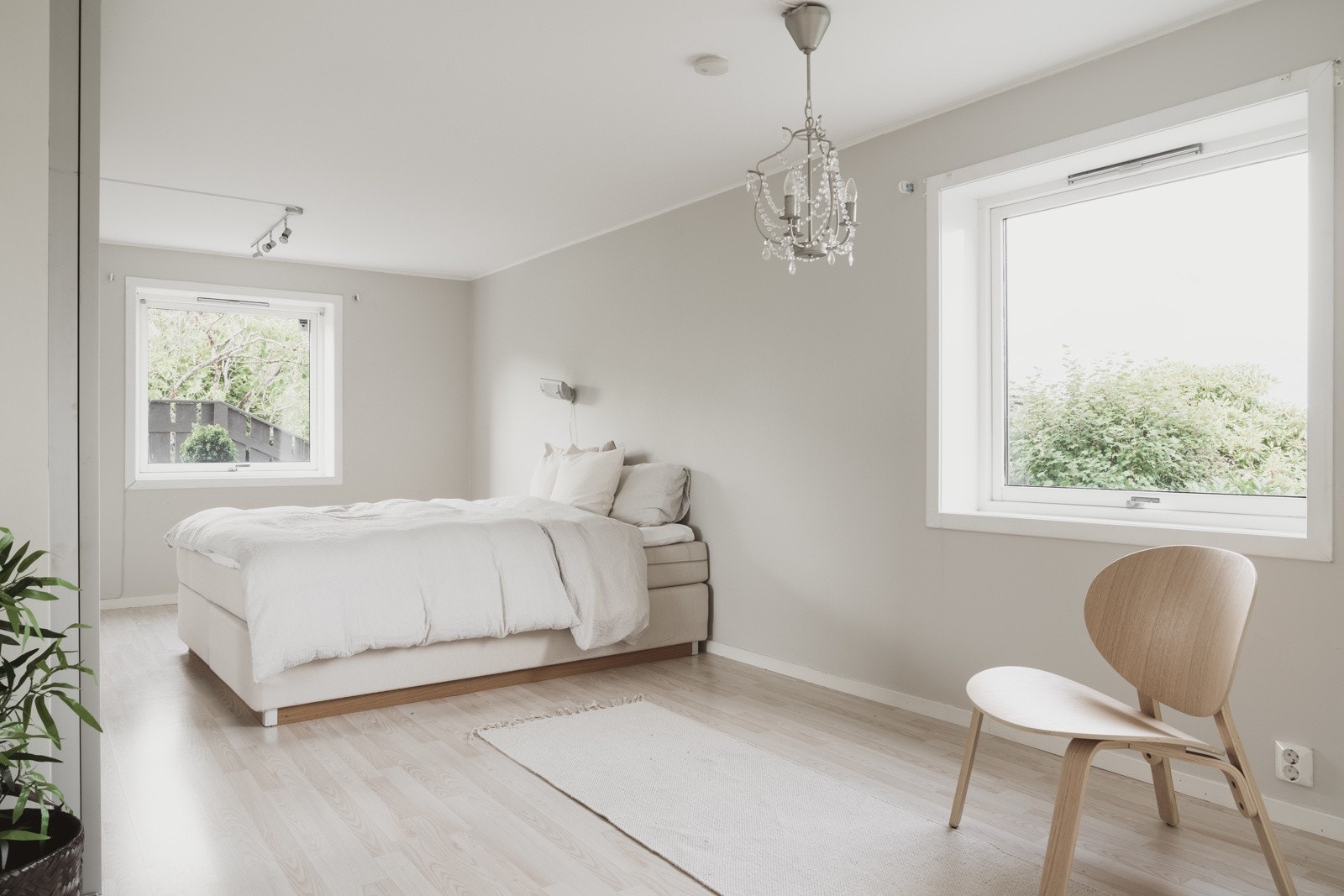 Boligen disponerer 5 store soverom. Galleribilde