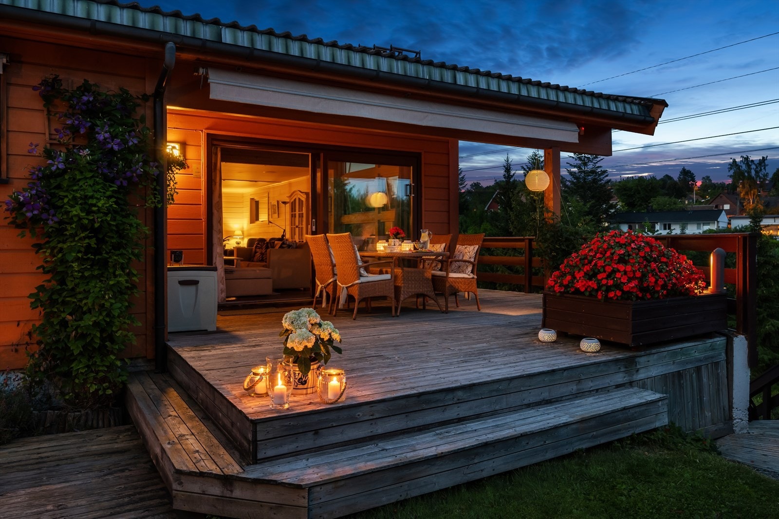 Her er er det god plass til utemøbler, spisebord og grill Galleribilde