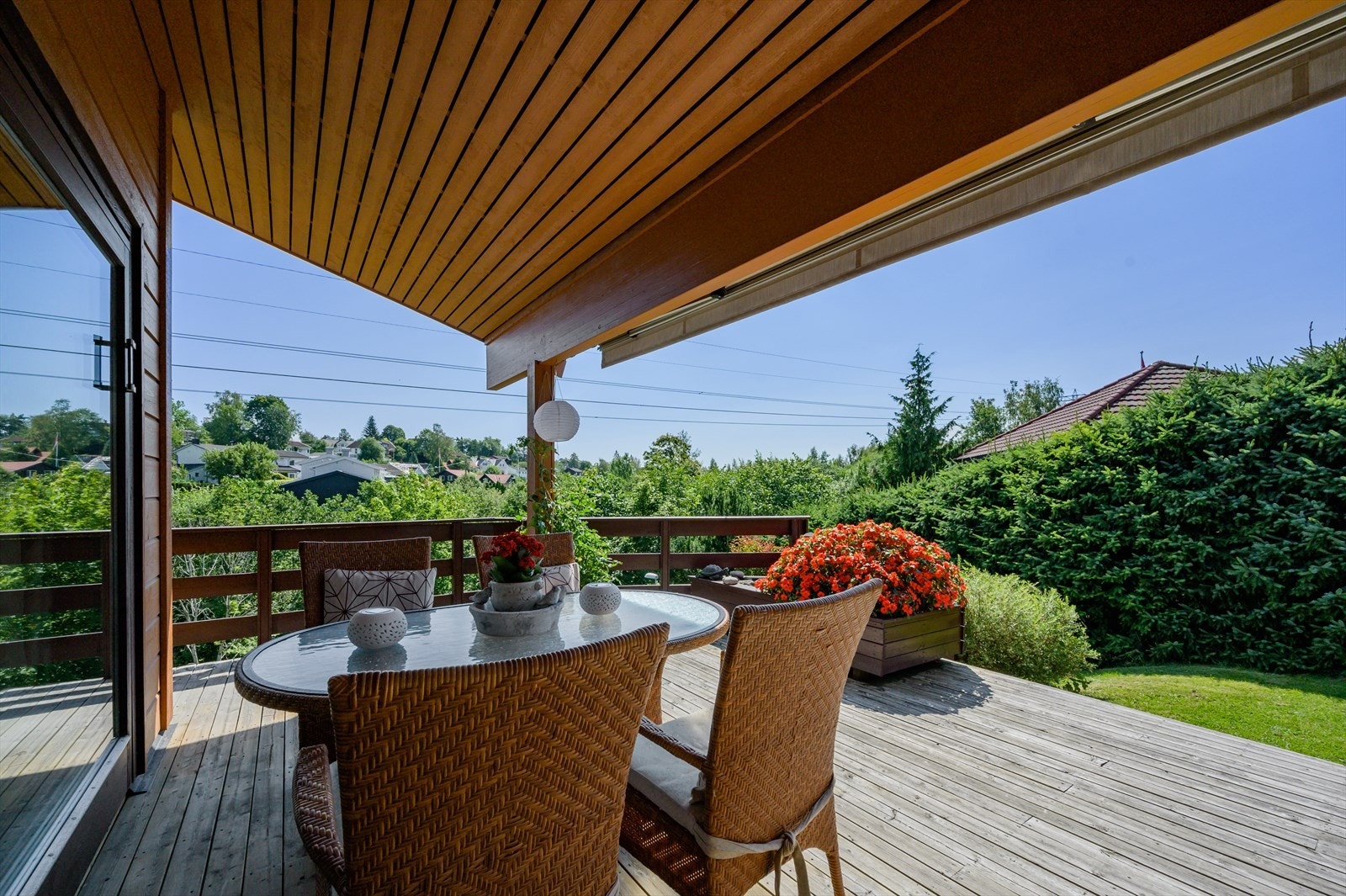 Fra stuen er det adkomst til en lekker terrasse på ca. 34 kvm Galleribilde