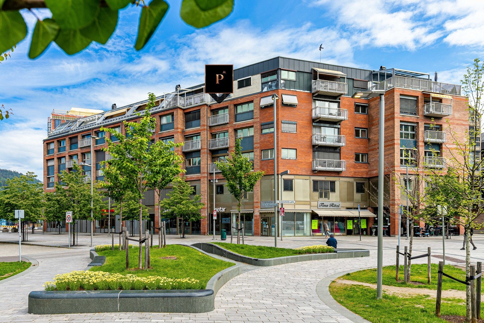 Leiligheten ligger sentralt og attraktivt til i Byhaven på Strømsø i Drammen. Galleribilde