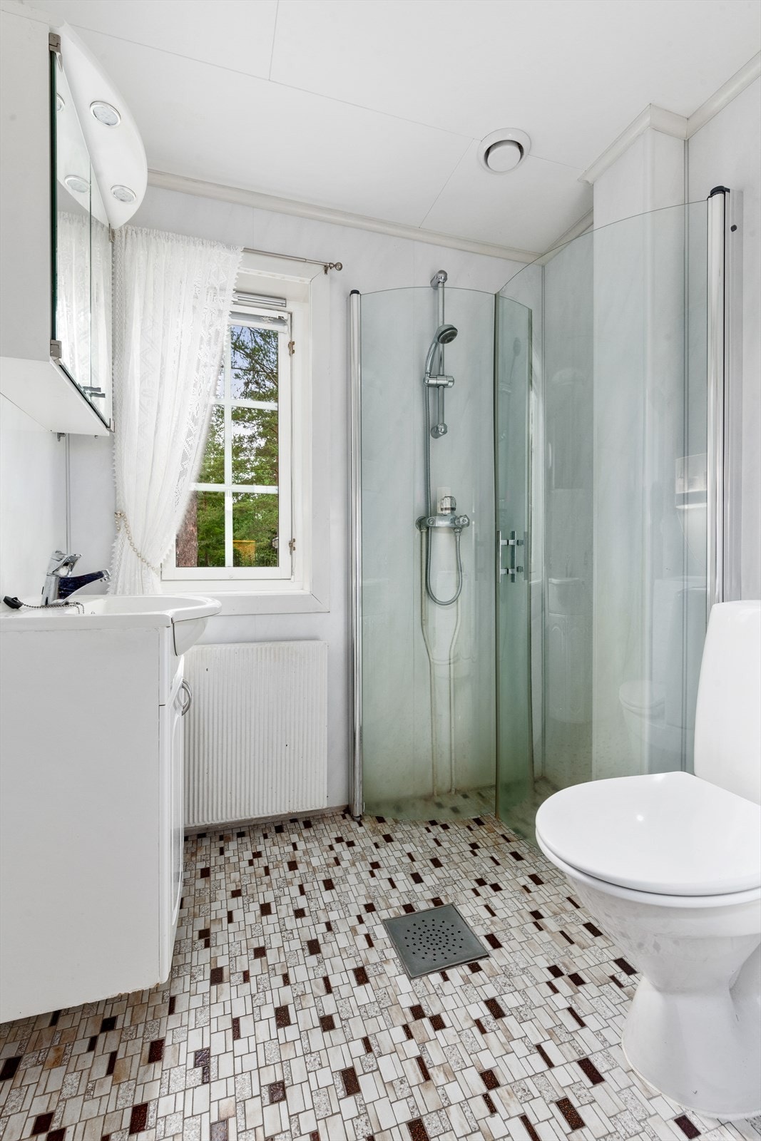 Bad/wc med opplegg til vaskemaskin Galleribilde