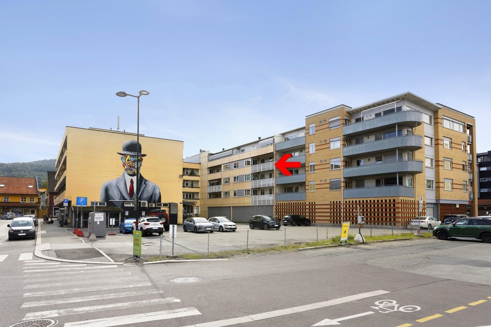 Leiligheten ligger i et spennende utviklingsområde på Strømsø - ca. 1 minutts gange fra togstasjonen. Galleribilde