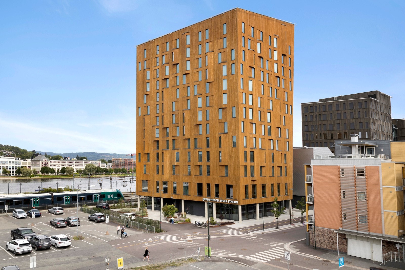 Fin utsikt mot "Brunosten", elven og ellers et spennende utviklingsområde for Strømsø. Galleribilde