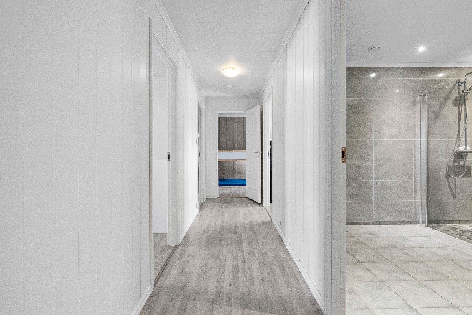 Mellomgang til bad og soverom Galleribilde