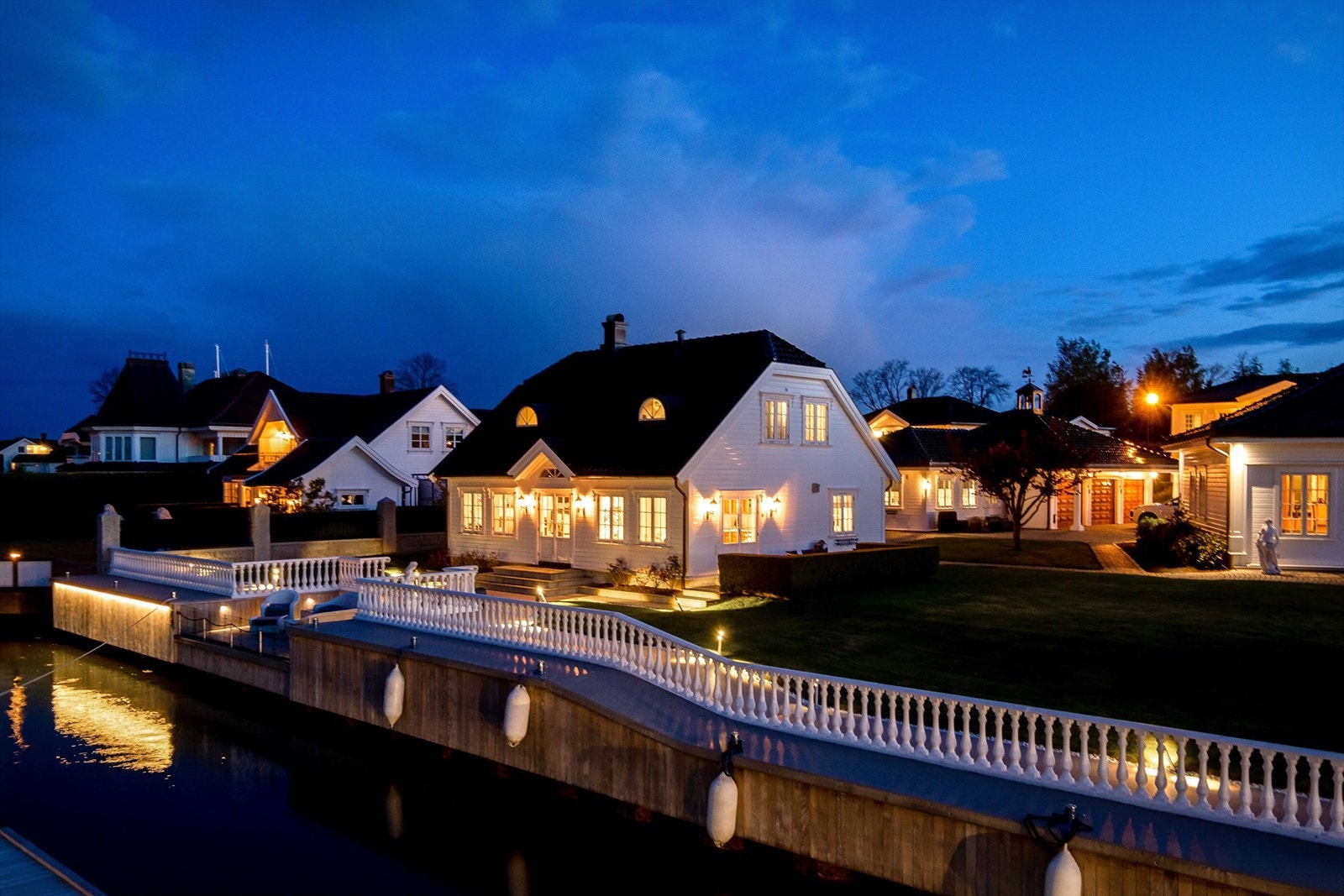 "Lillehuset" - En fullverdig bolig med fleksibel bruk. Vakker belysning. Galleribilde