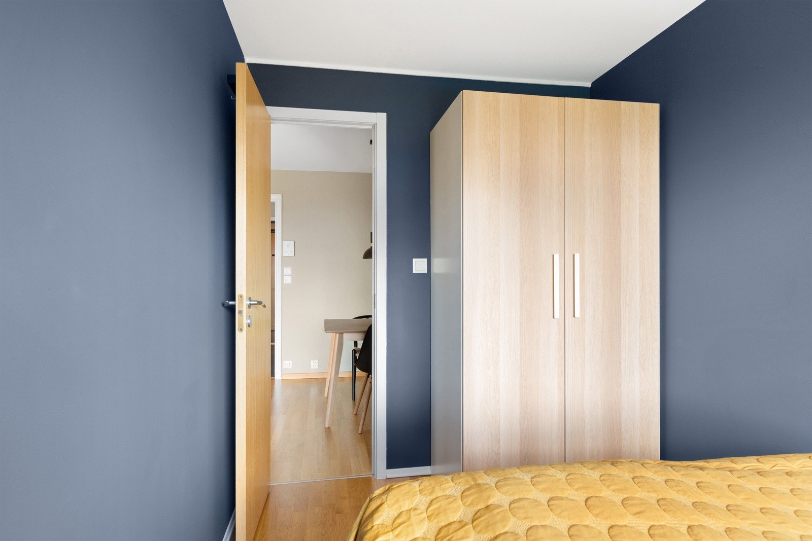 Garderobeskap på soverom følger boligen ved salg. Galleribilde