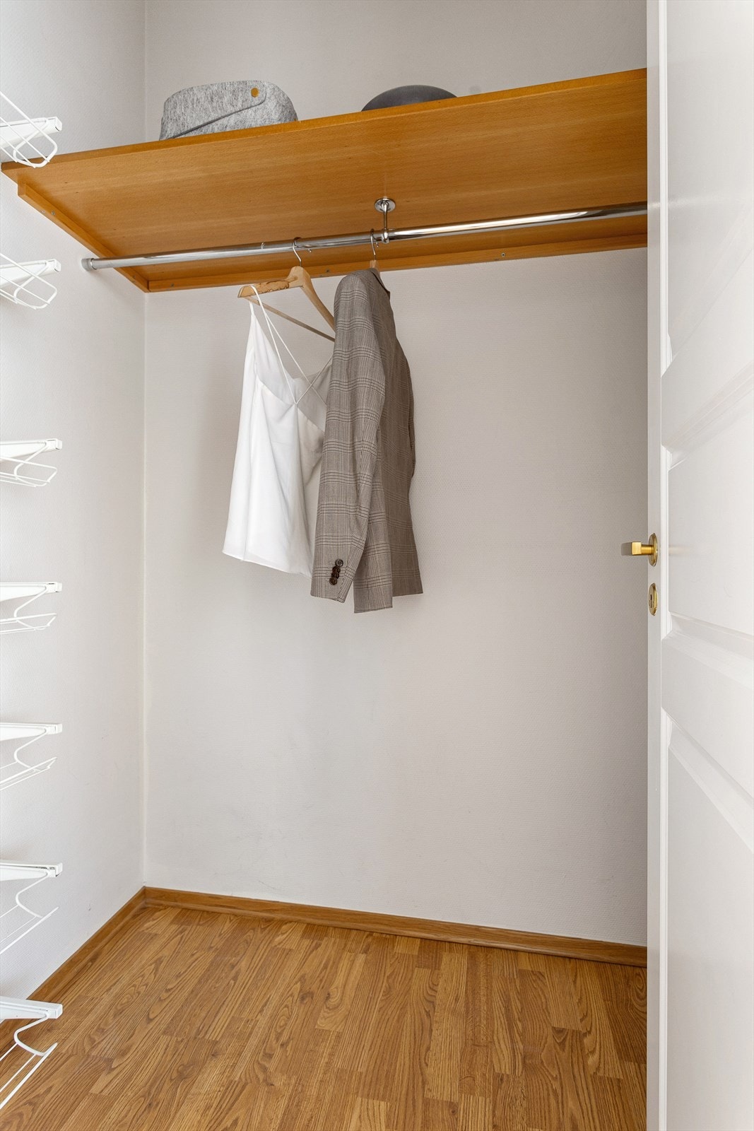 Praktisk, innvendig bod - perfekt med ekstra lagringsplass! Galleribilde