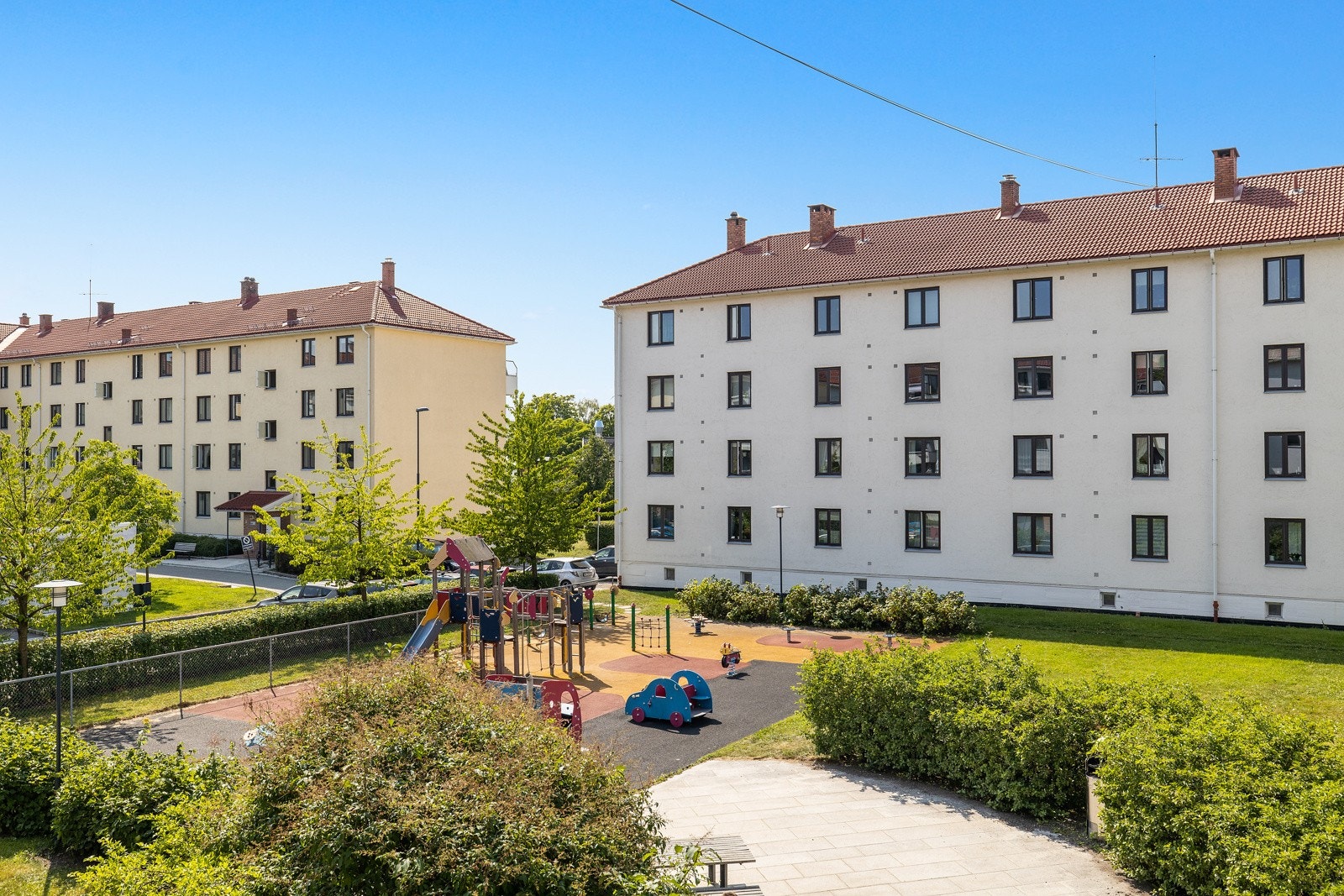 Utsikt fra balkongen. Det er god avstand til øvrig bebyggelse Galleribilde