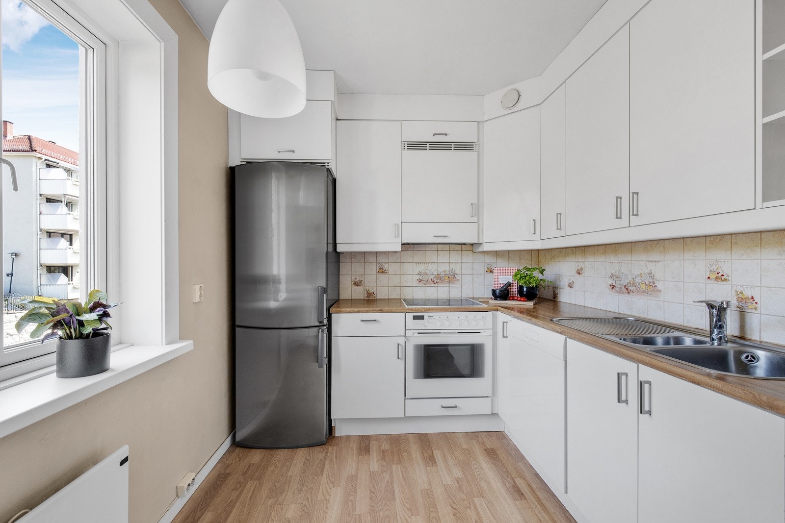 Klassisk kjøkken separat fra stue Galleribilde