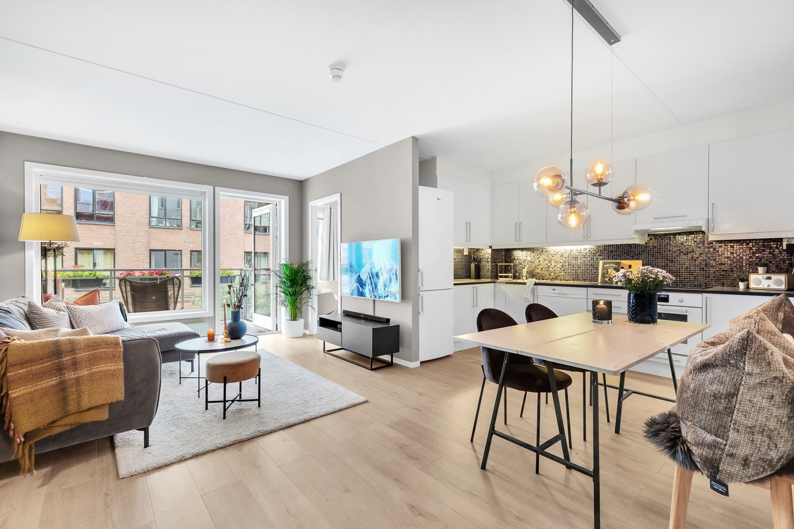 Velkommen til Gøteborggata 10A - en nydelig og gjennomgående 3-roms med flott hybel! Galleribilde