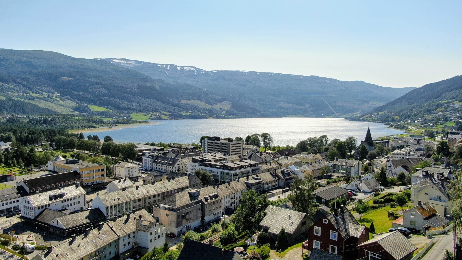 Proaktiv Eiendomsmegling - Dronebilde tatt over tomten, ikke usikt fra tomten Galleribilde