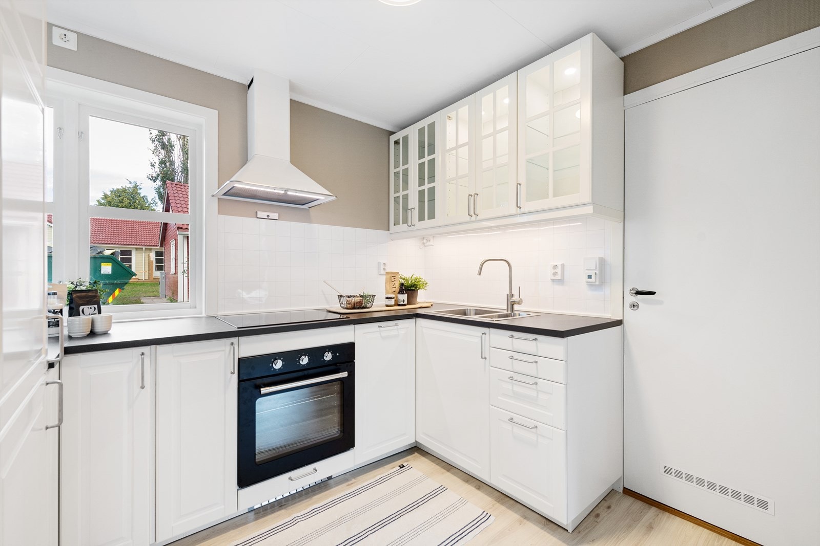 Det er montert nytt og flott kjøkken Galleribilde