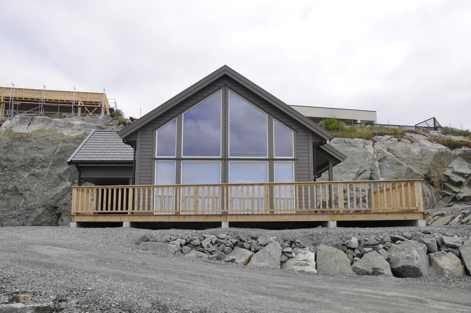 Samme type hytte bygget for kunde ned ved Moloen. Galleribilde