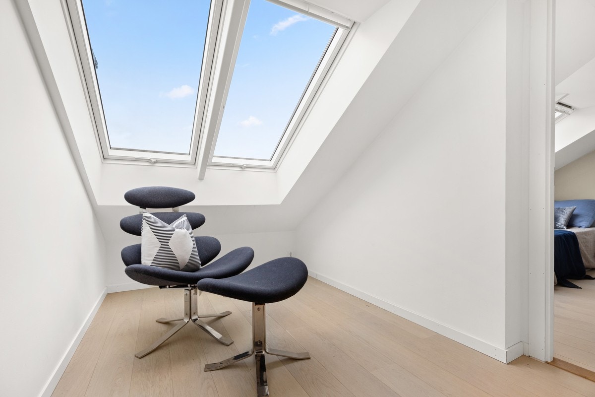 Gang i loftsetasje. Veluxvinduer montert i 2016. Galleribilde