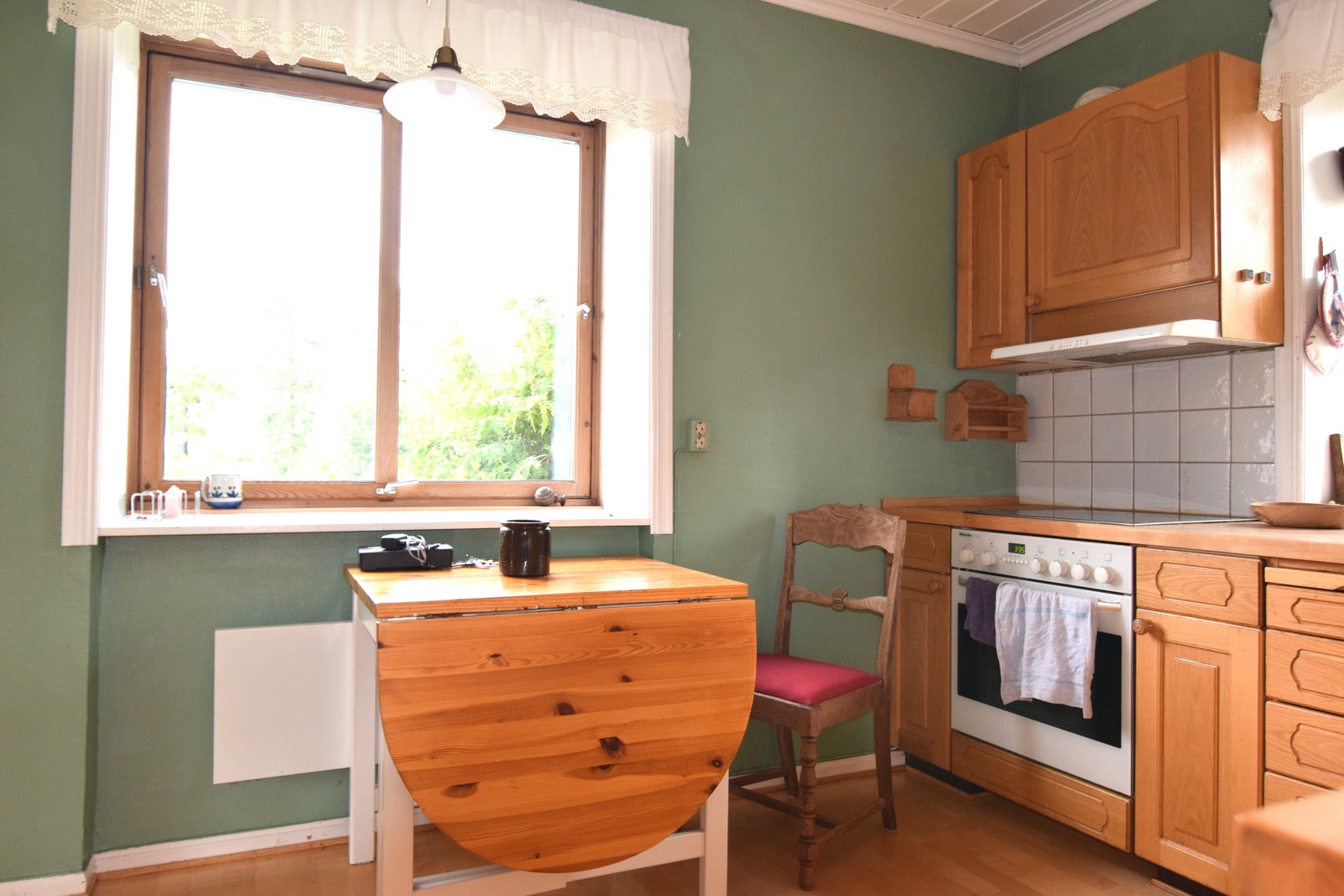 Kjøkken med spiseplass Galleribilde