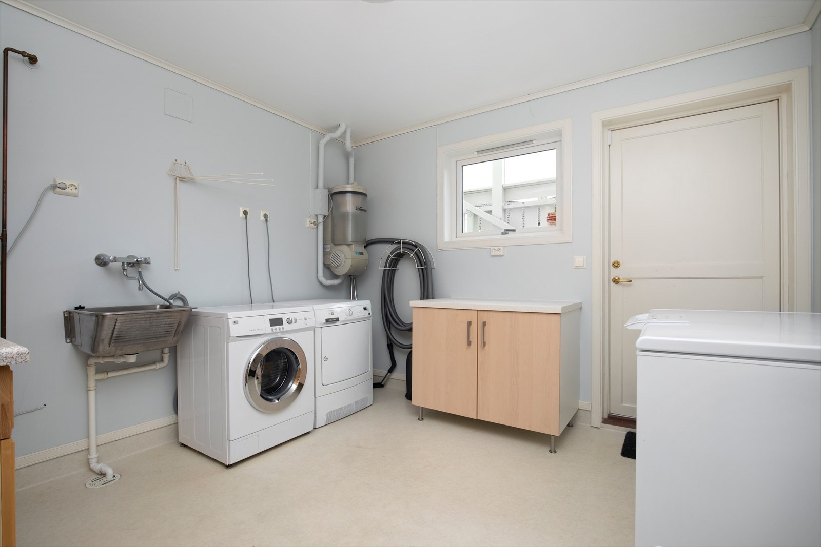 Vaskerom Galleribilde