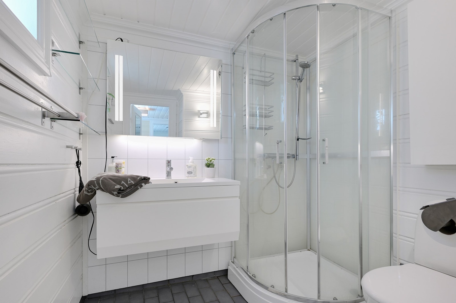 Bad - kjeller hoveddel Galleribilde