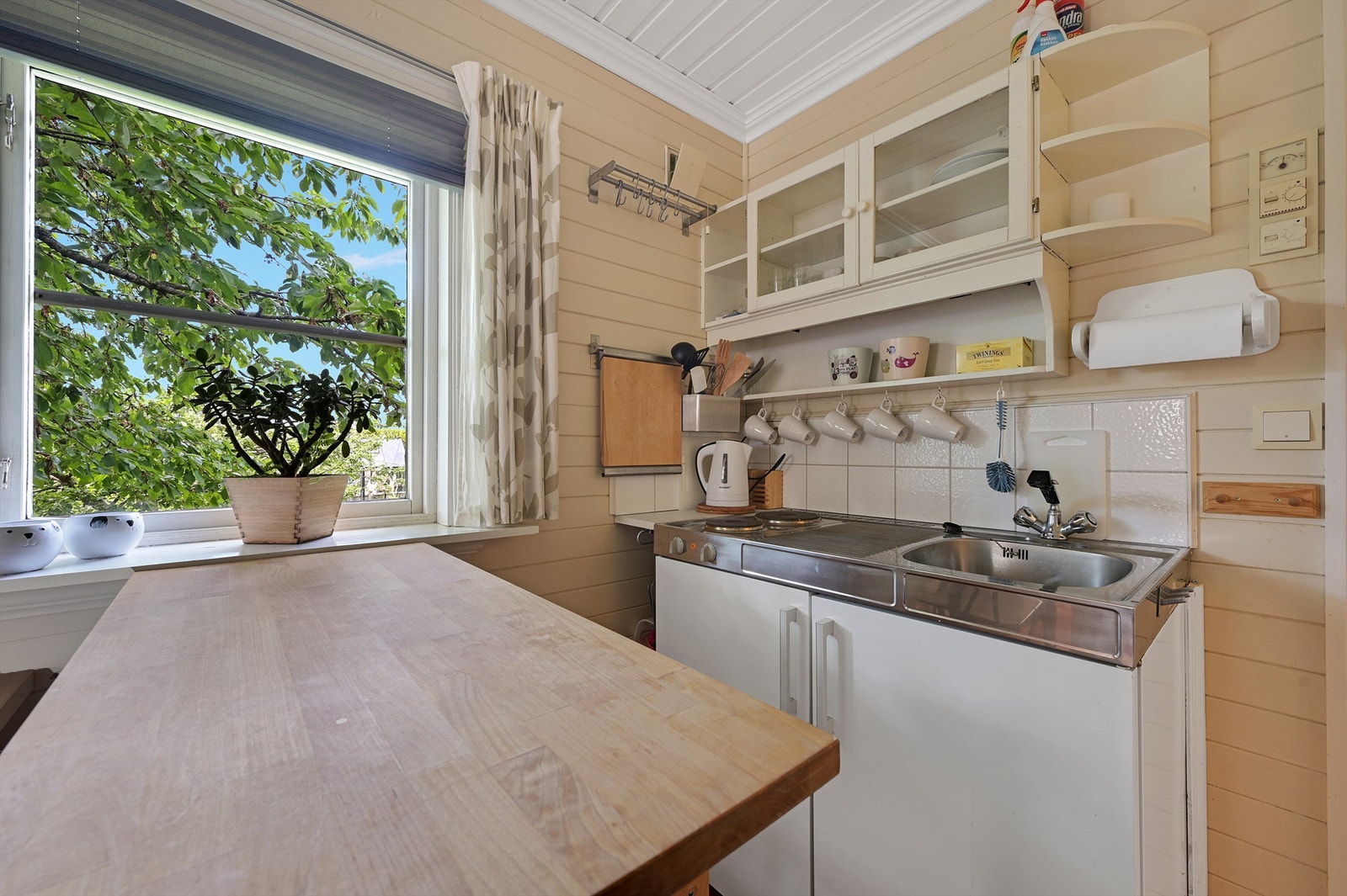 Kjøkkenkrok i garasjedel Galleribilde