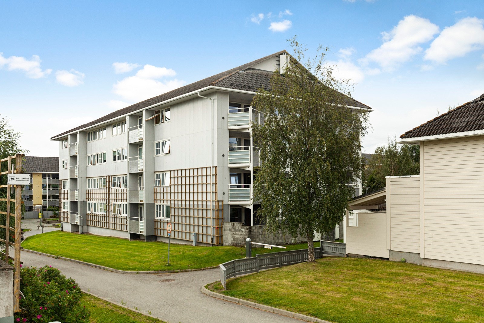 Leiligheten ligger i et veldrevet borettslag med nærhet til alle fasiliteter. Galleribilde