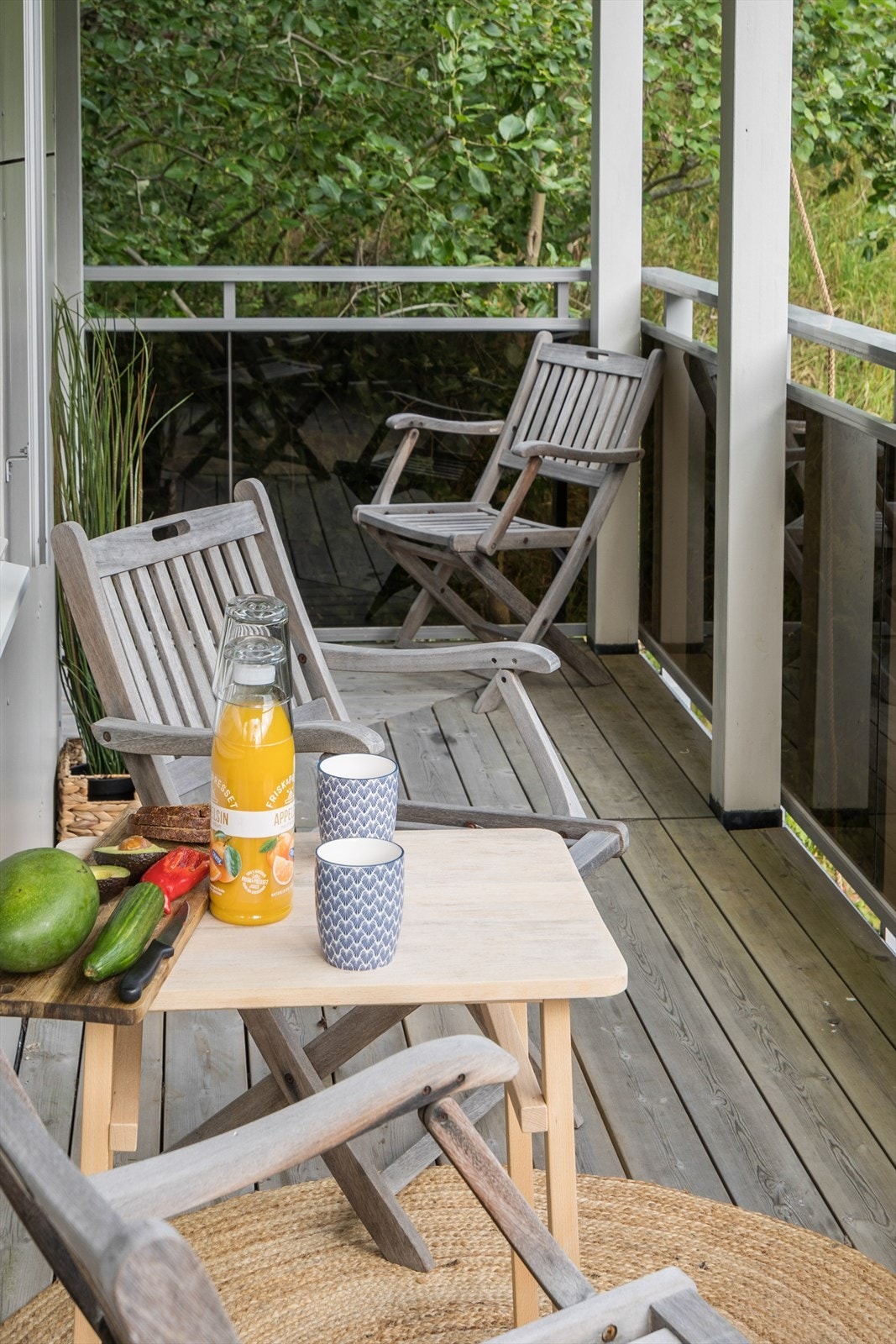 Leiligheten har en meget romslig og skjermet balkong Galleribilde