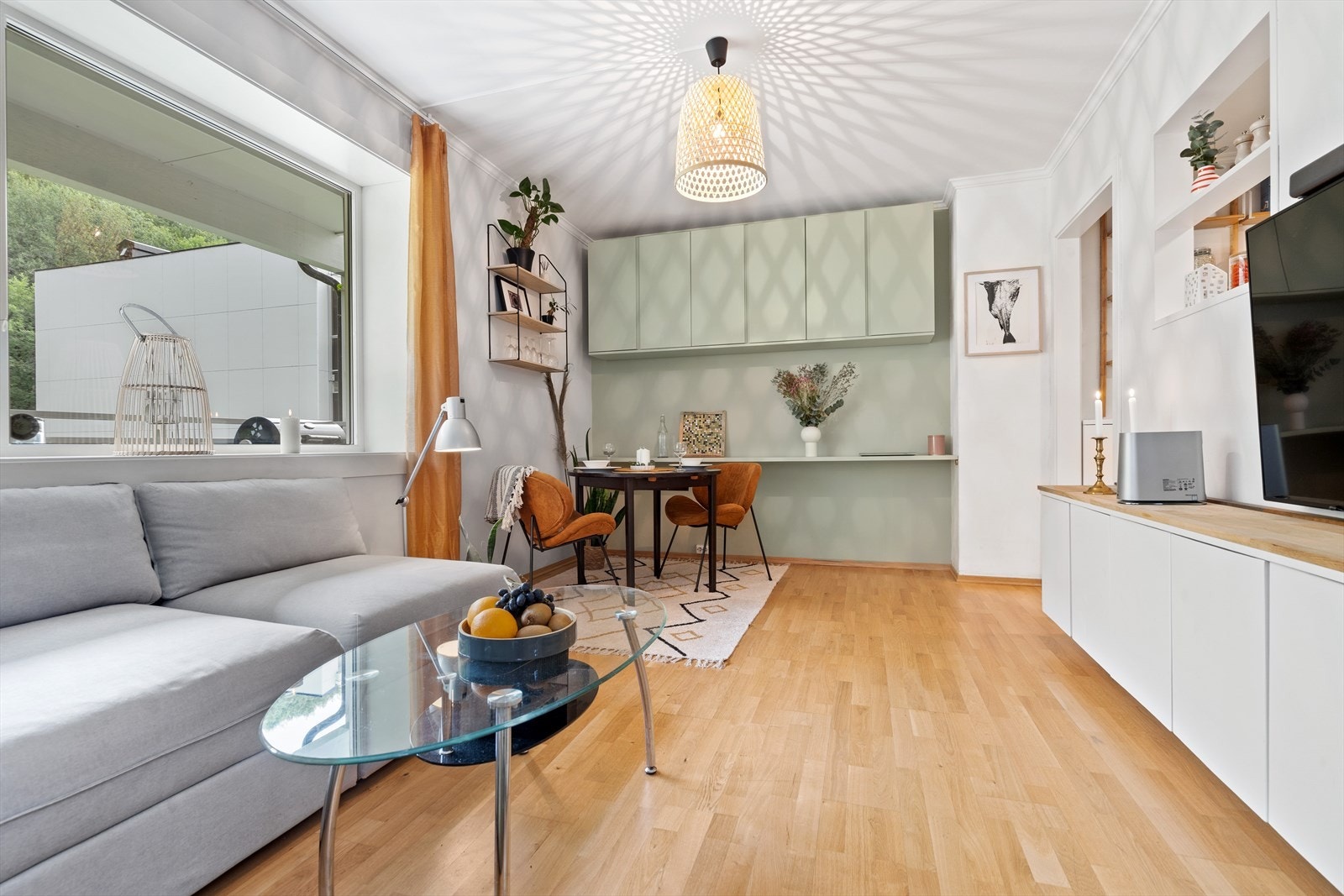 Leiligheten har mange praktiske løsninger og har utnyttet arealet godt. Galleribilde