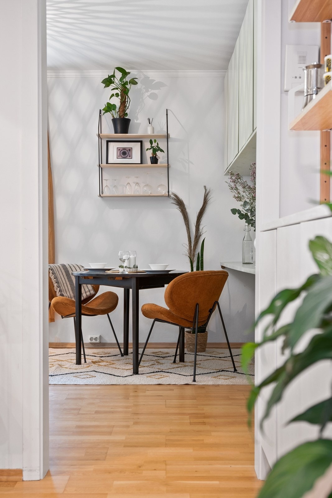 Stue sett fra entréen. Galleribilde