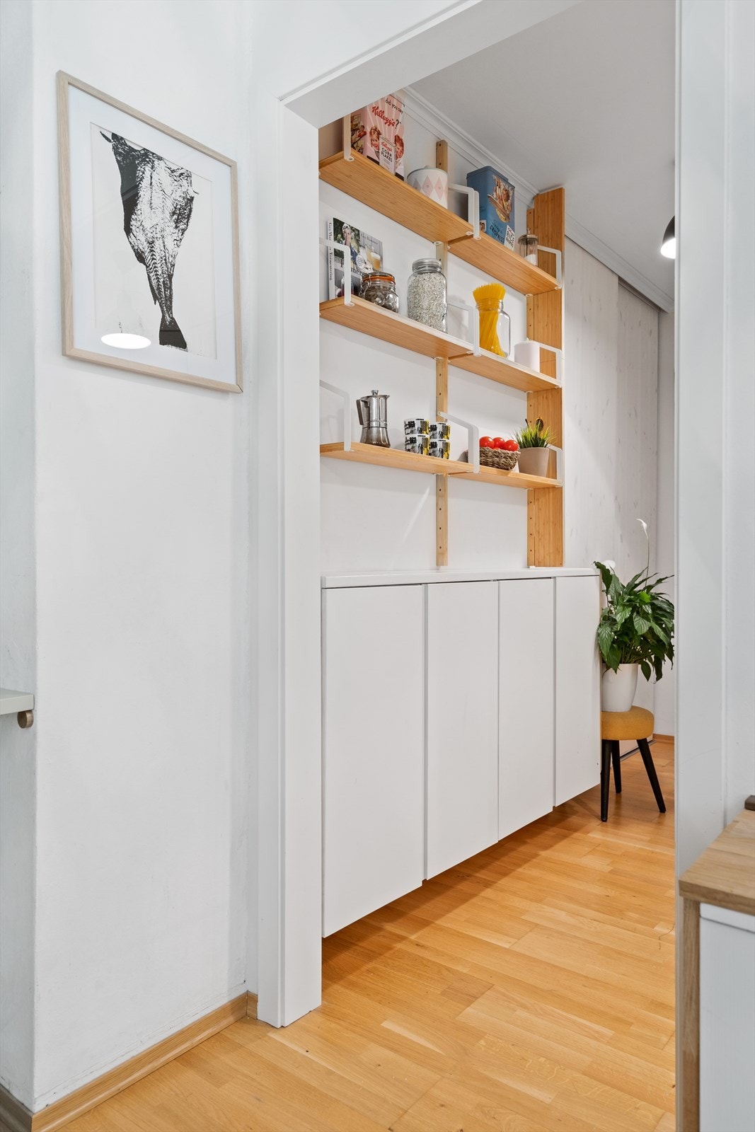 God oppbevaringsplass i entrè Galleribilde