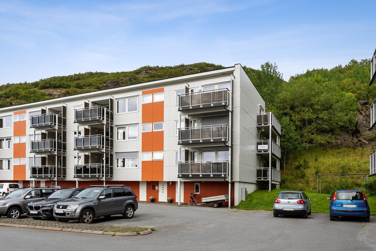 Borettslaget ligger fint til i Rønvika i direkte nærhet til flotte turområder. Galleribilde