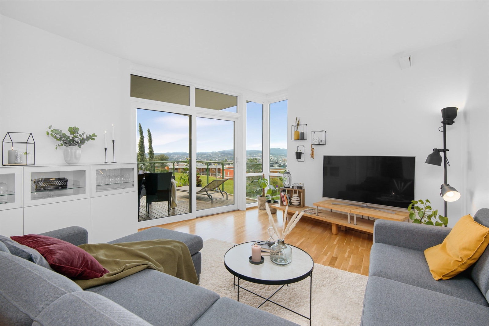 Leiligheten fremstår som moderne med svært tiltalende standard. Galleribilde