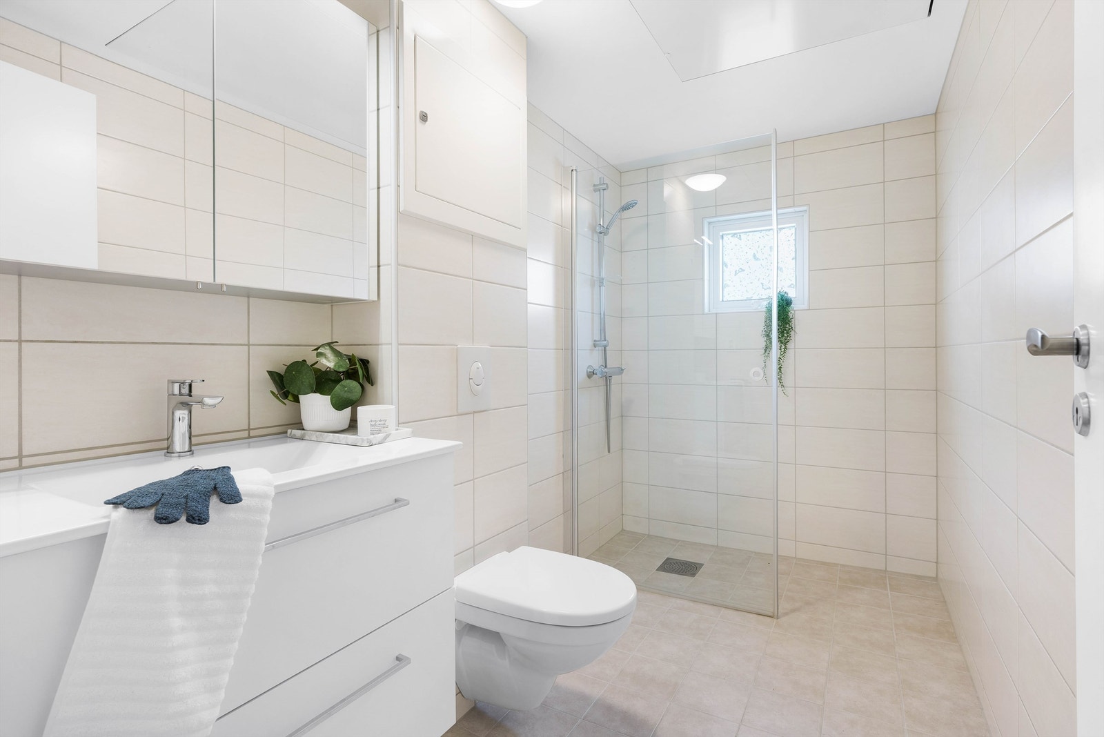 - Badet er renovert i regi av borettslaget i 2018 - Galleribilde