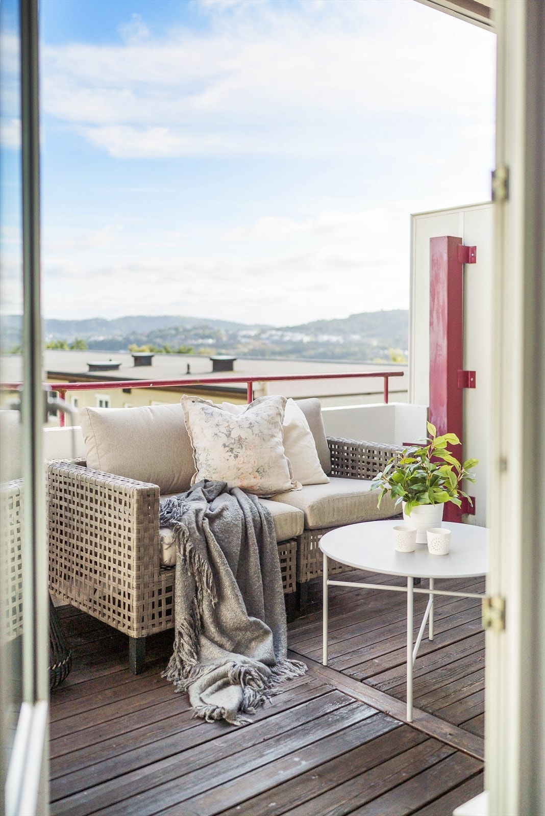 - Utgang fra stue til altan med sol fra 10:00 til 18:00 - Galleribilde